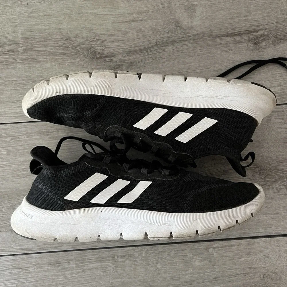 adidas Nario Move Womens Size 7 Black White Running Athletic Shoes Sneakers